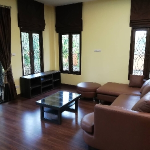 Code KRB8105 Large rental house near the city