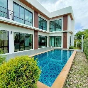 Code KRB9878 Beautiful house with private swimming pool