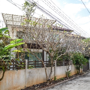 Code KRB9262 A house near Suan Dok Hospital