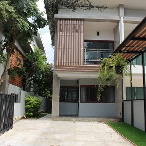 Code KRB8180 Twin house at Soi. Wat U-mong For Long-Lease and SELL 
