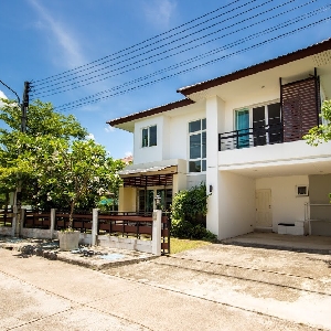 Code KRB8021 A beautiful and good quality house in The Urbana on superhighway road 