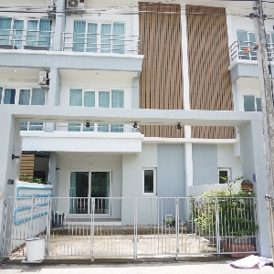 Code KRB8230 A townhome for rent/sale